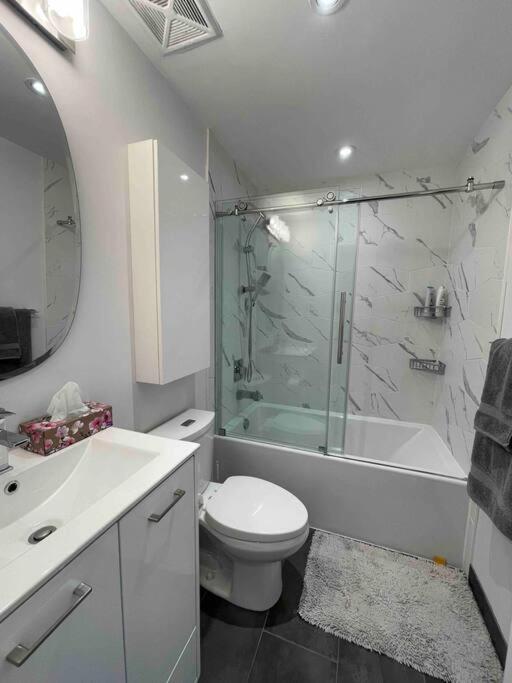 Gorgeous Downtown Condo Toronto Extérieur photo